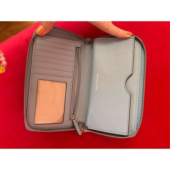 Michael Kors Womens Pale Ocean Blue Pebbled Continental Leather Wristlet Wallet - Picture 2 of 8